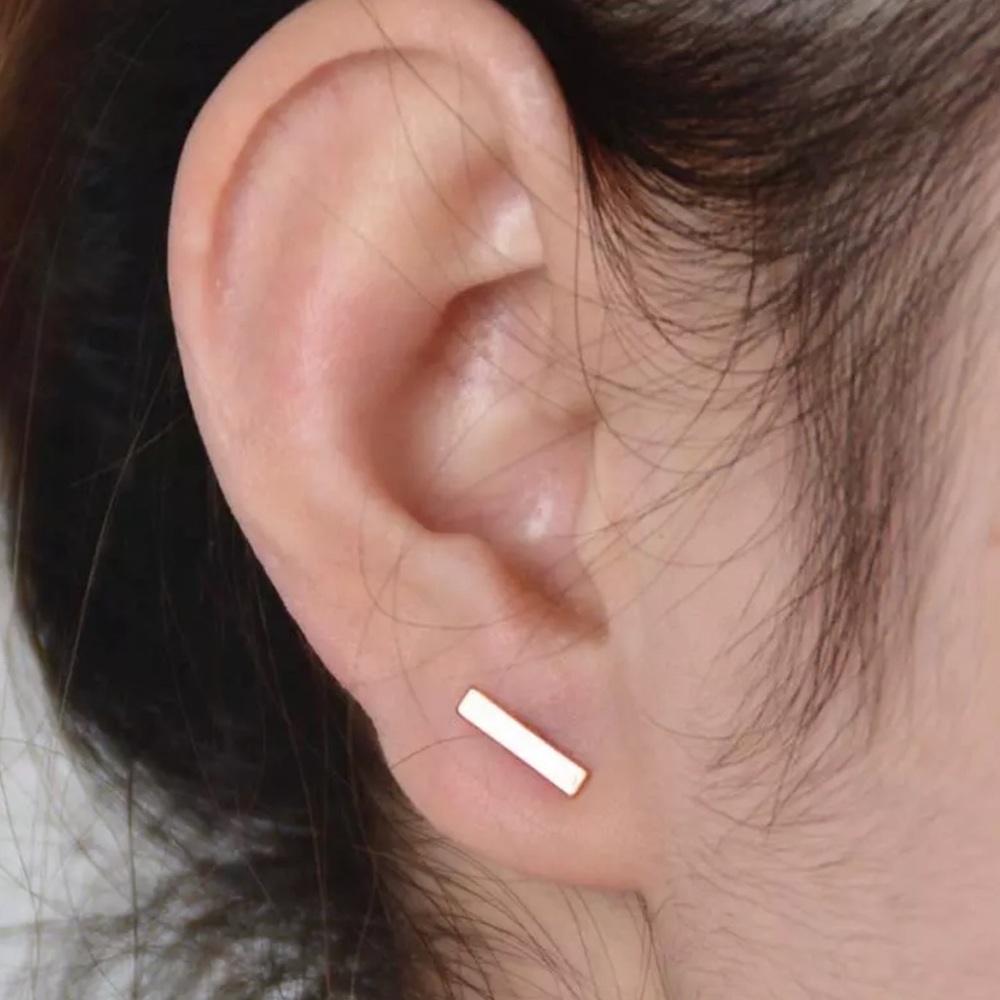 Simple gold mini bar earring